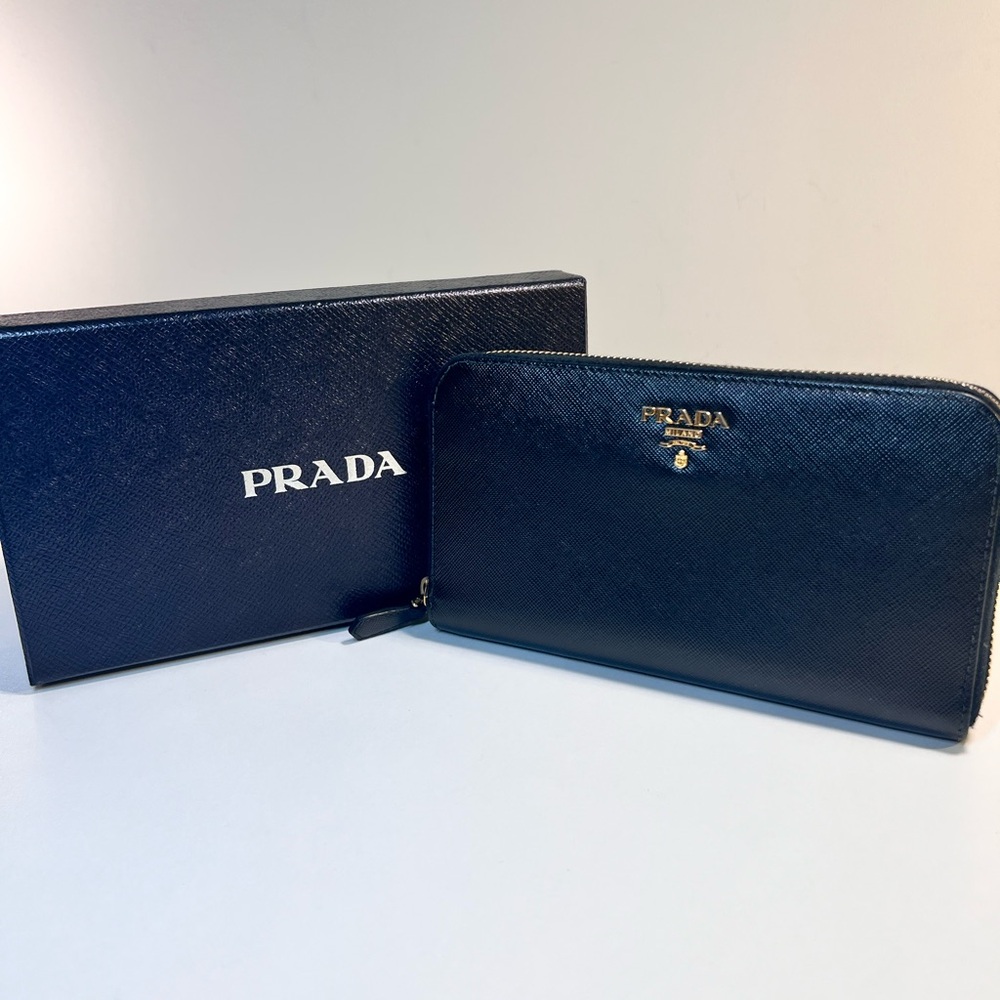 PRADA Black Saffiano Leather Zipper Wallet